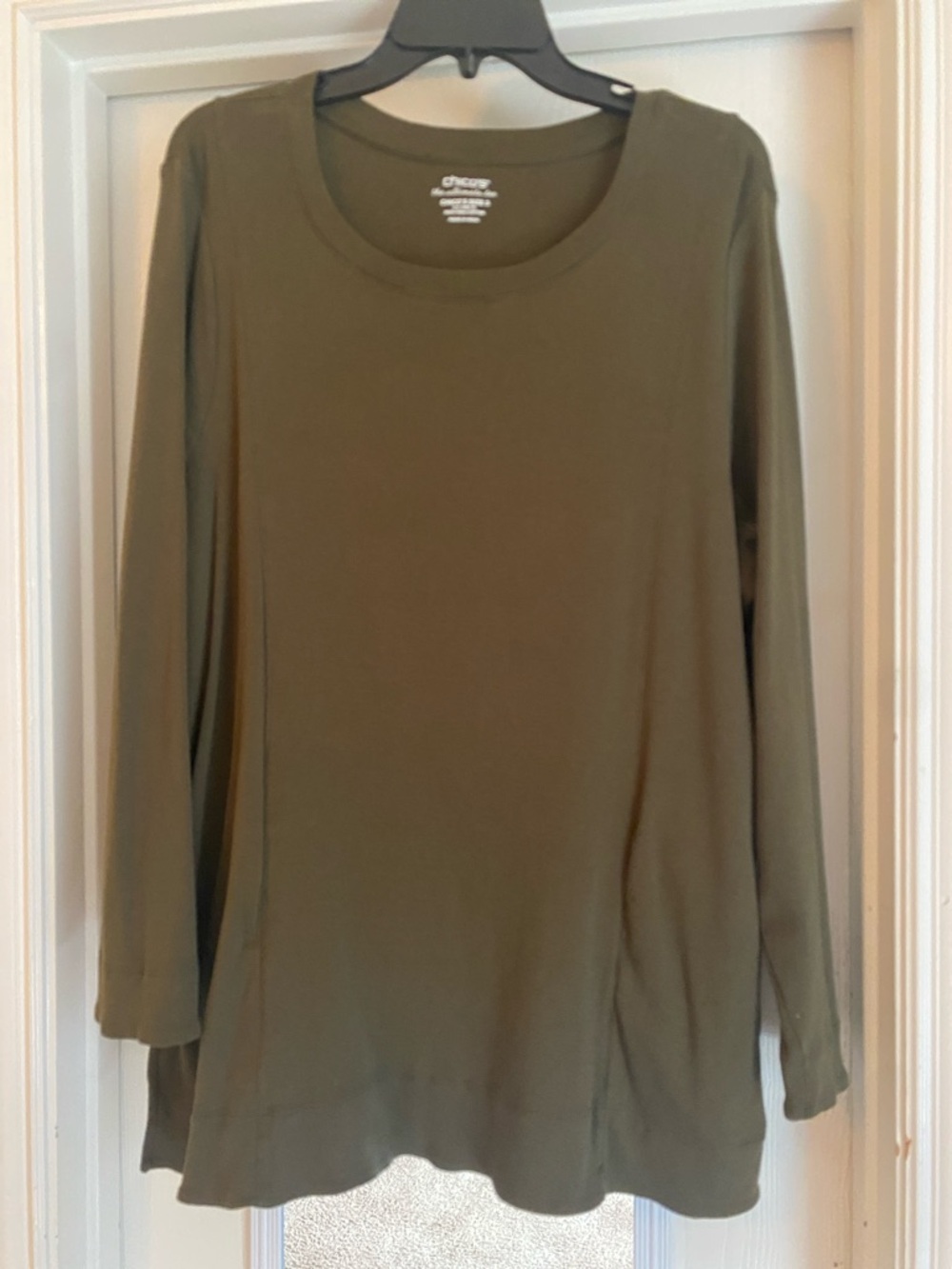 Chico's 100% Pima Cotton Olive Green Long Sleeve Scoop Neck Top